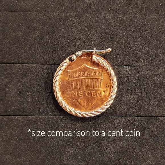 18K Real Saudi Gold Twisted Loop/ Hoop Earring - Picture 5 of 5